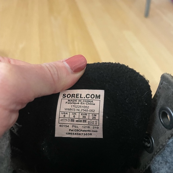 Sorel boots - Picture 3 of 4